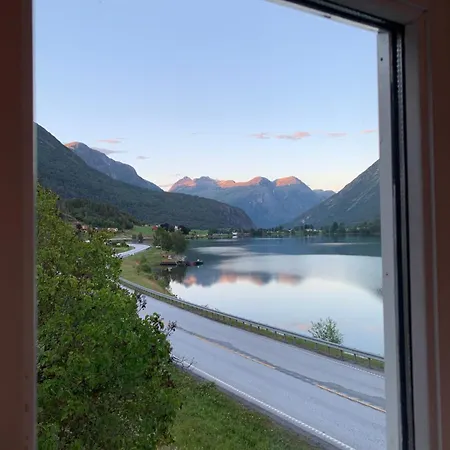 Golden Resort-«skulehuset» * Stryn