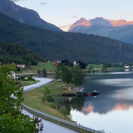 Golden Resort-«skulehuset» *