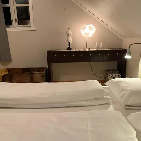 Golden Resort-«skulehuset» *