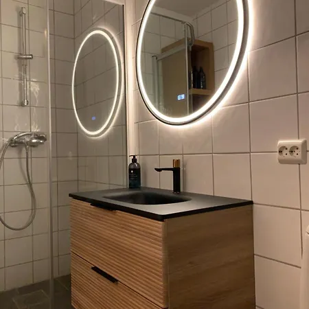 Golden Resort-«skulehuset»
